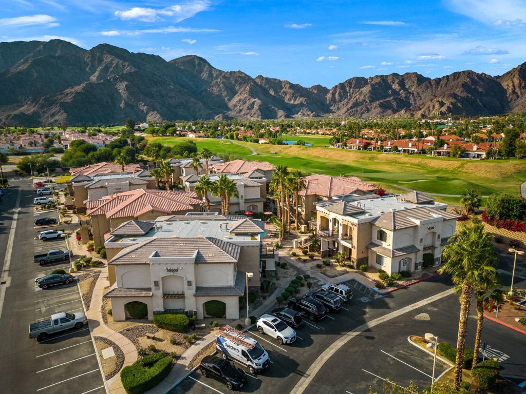 50590 Santa Rosa Plaza 1
