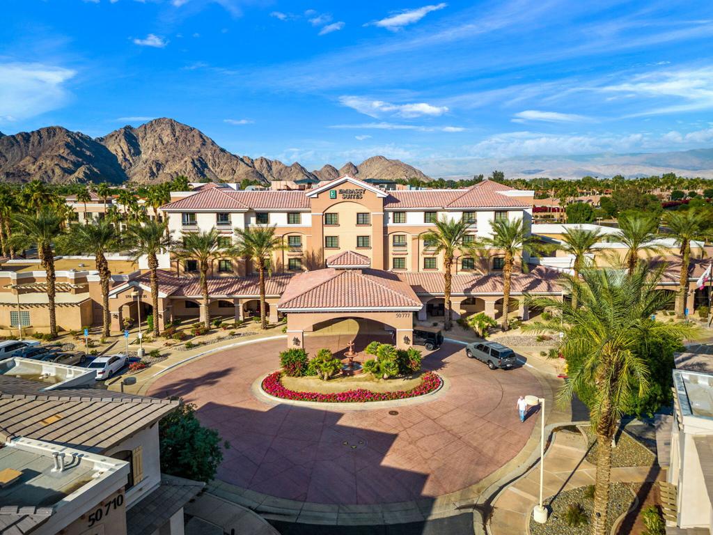 50590 Santa Rosa Plaza 1