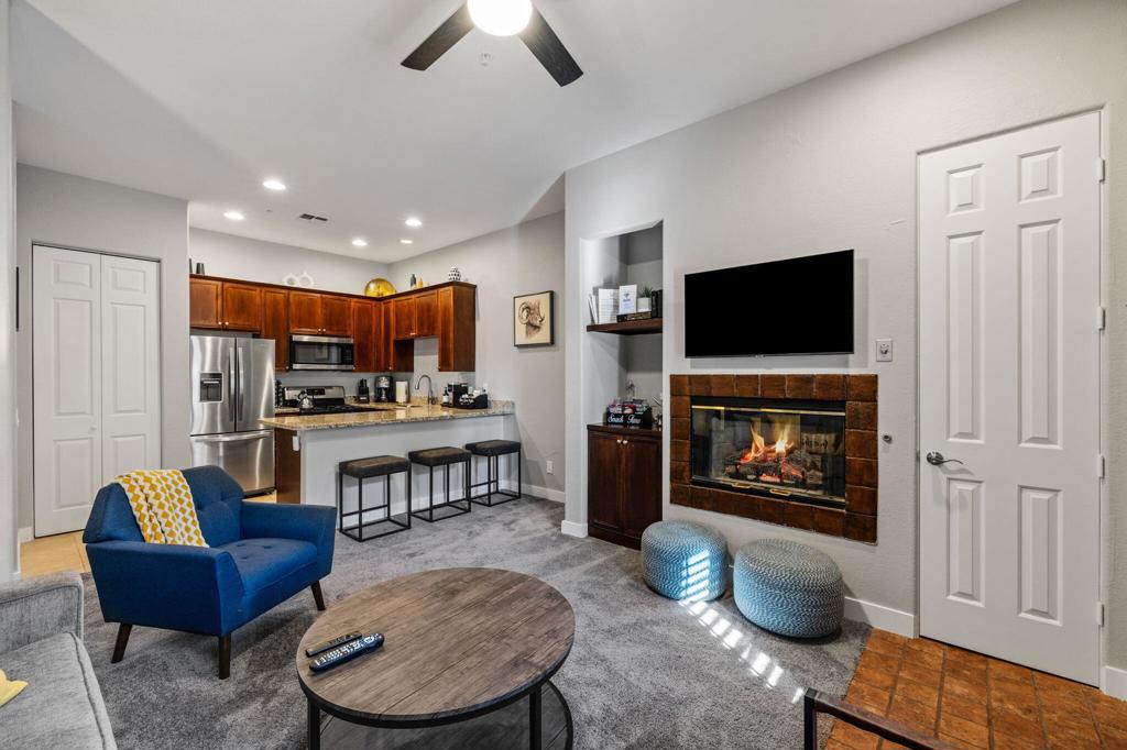 50590 Santa Rosa Plaza 1