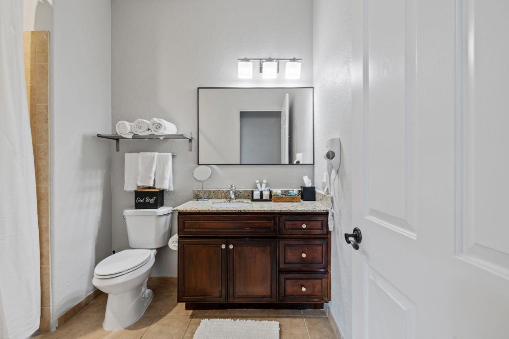 50590 Santa Rosa Plaza 1