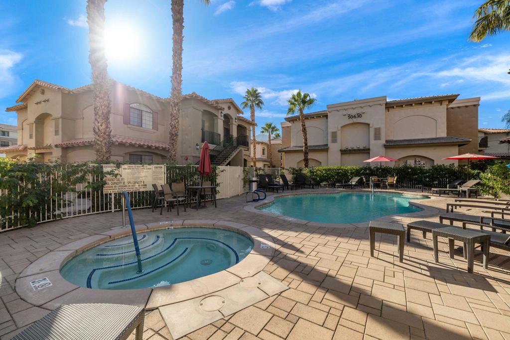 50590 Santa Rosa Plaza 1