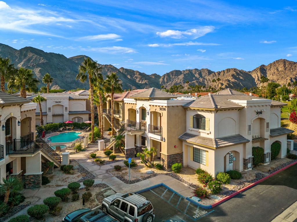 50590 Santa Rosa Plaza 1