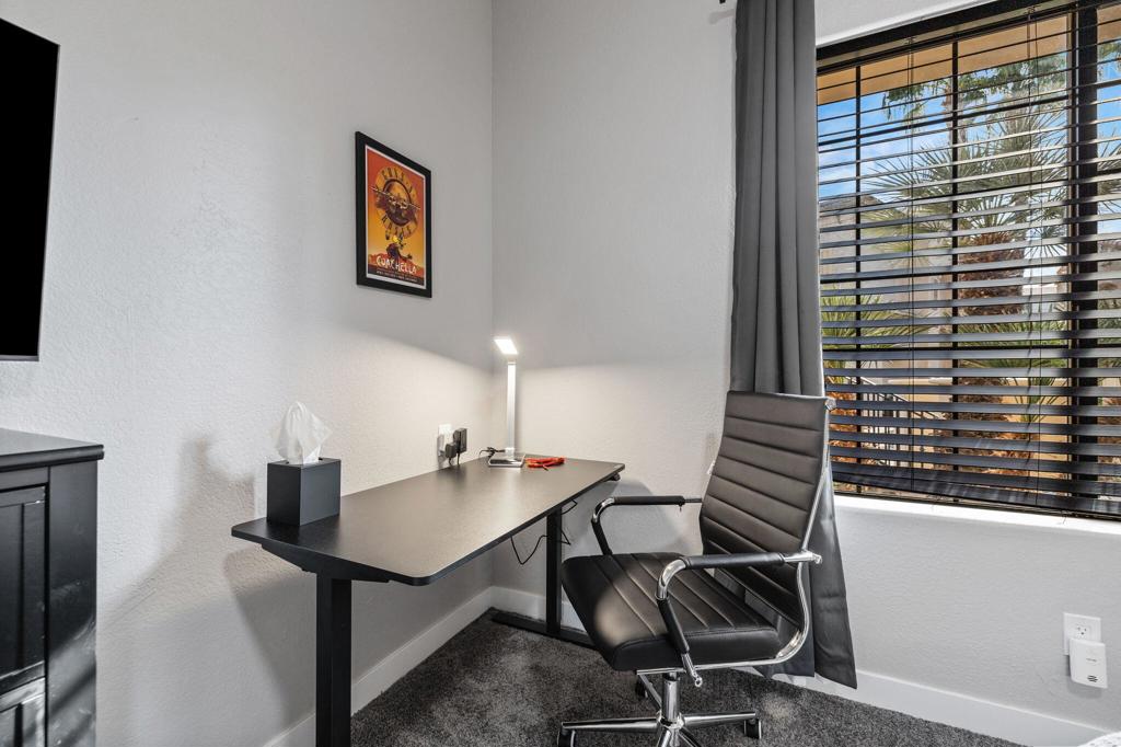 50590 Santa Rosa Plaza 1