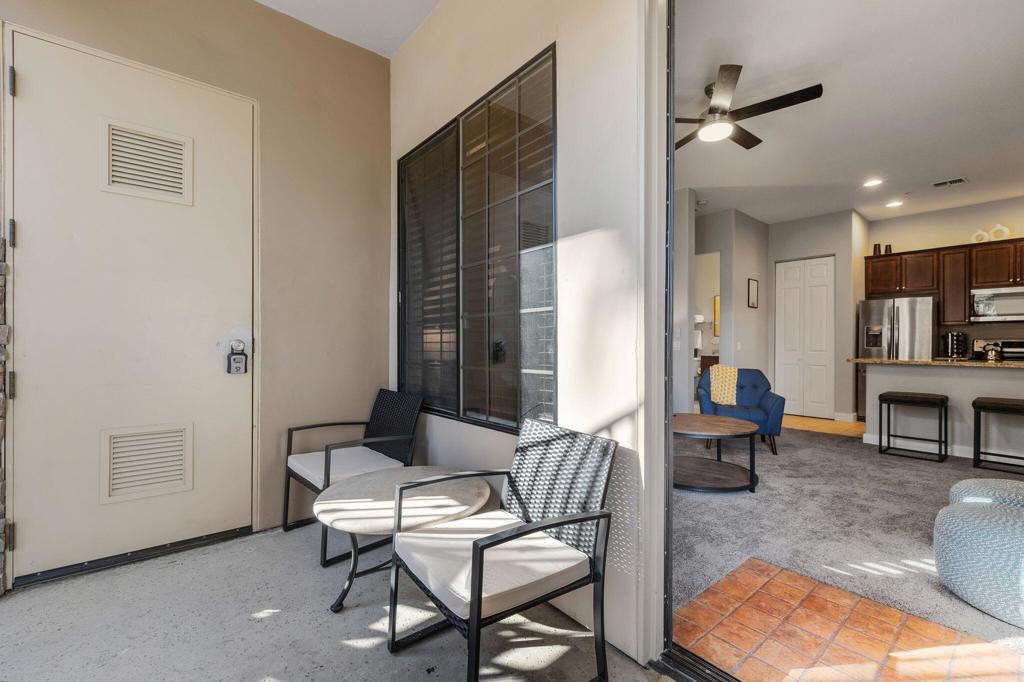 50590 Santa Rosa Plaza 1