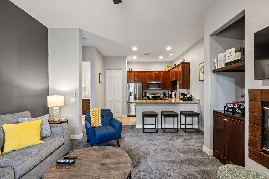 50590 Santa Rosa Plaza 1