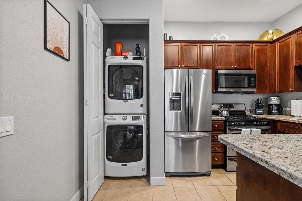 50590 Santa Rosa Plaza 1