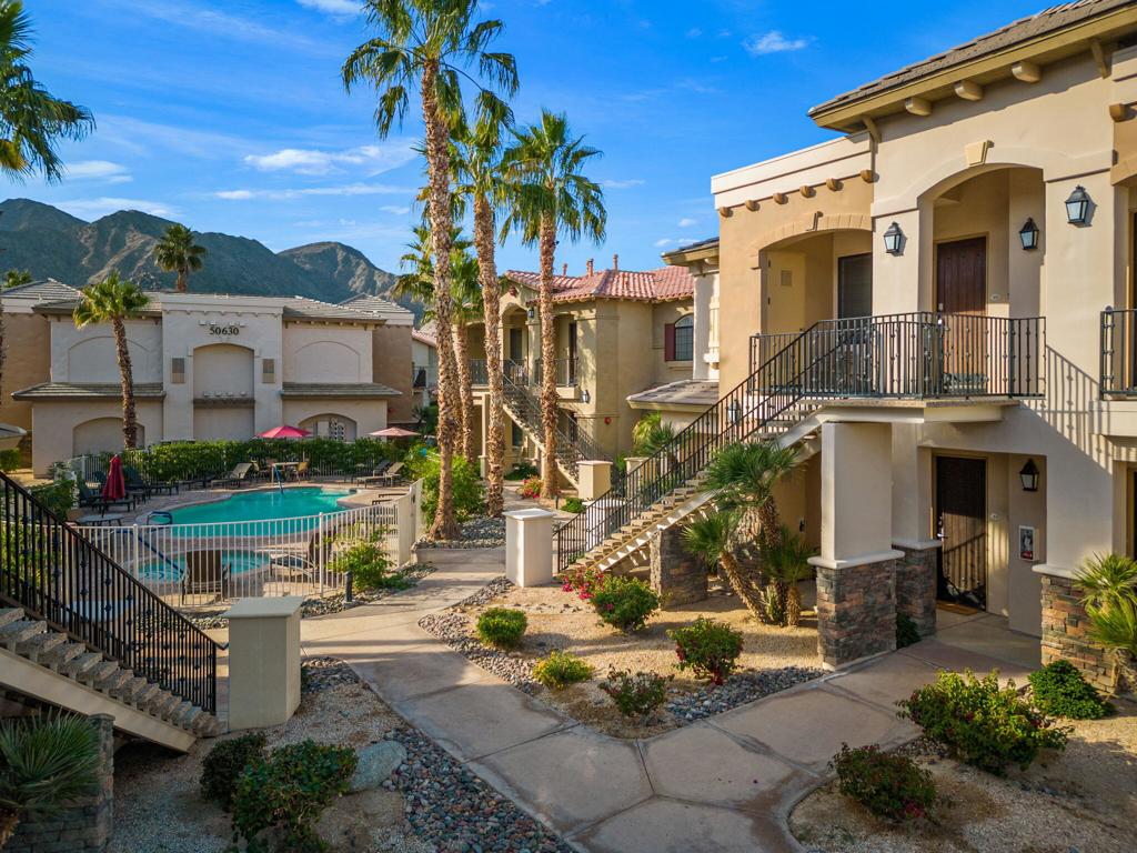 50590 Santa Rosa Plaza 1