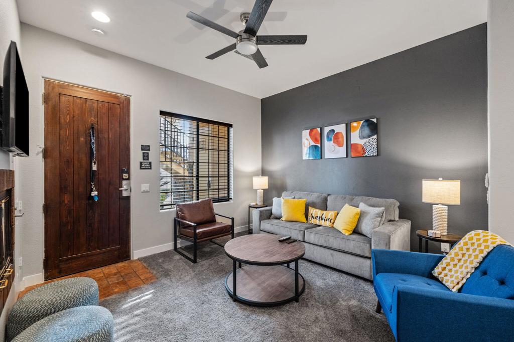 50590 Santa Rosa Plaza 1