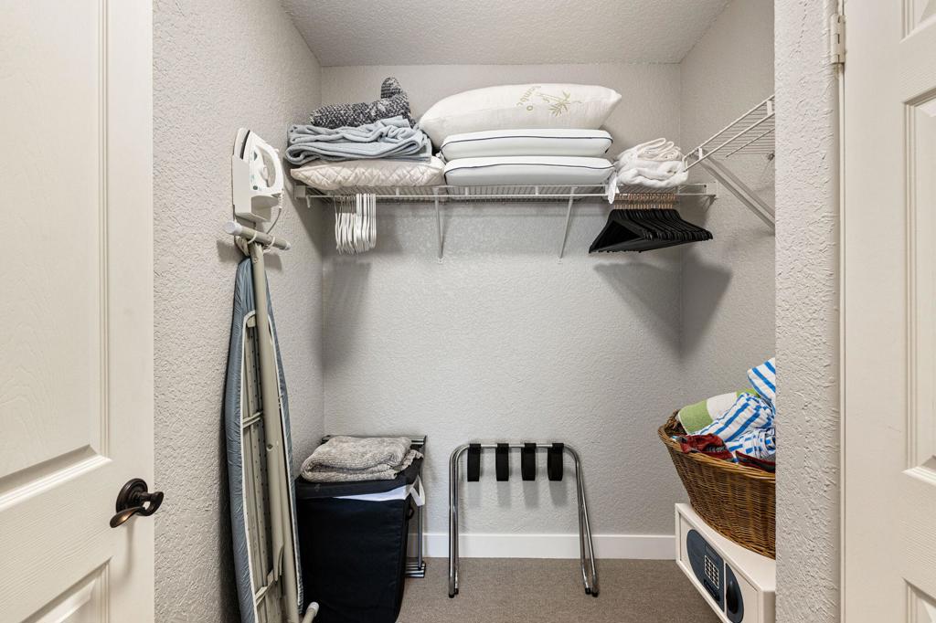 50750 Santa Rosa Plaza 6