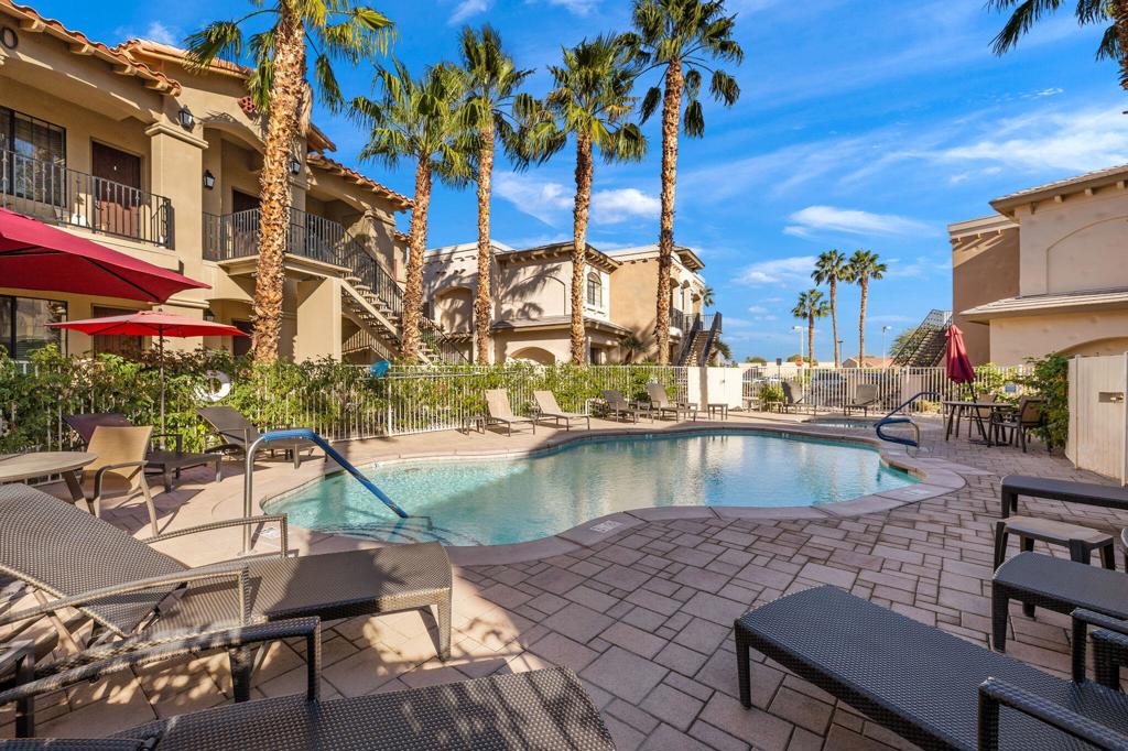 50750 Santa Rosa Plaza 6