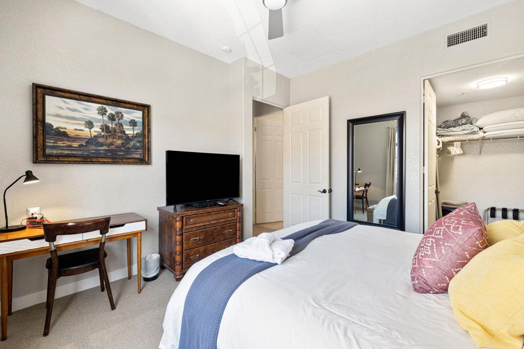 50750 Santa Rosa Plaza 6