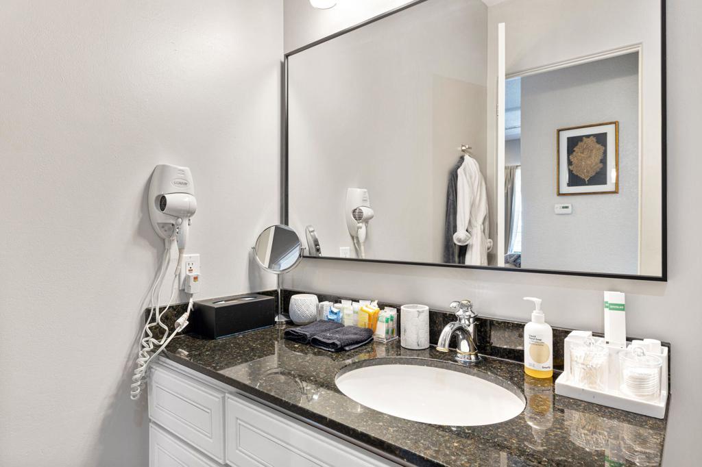 50750 Santa Rosa Plaza 6