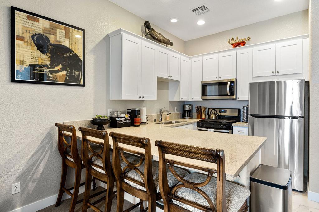 50750 Santa Rosa Plaza 6