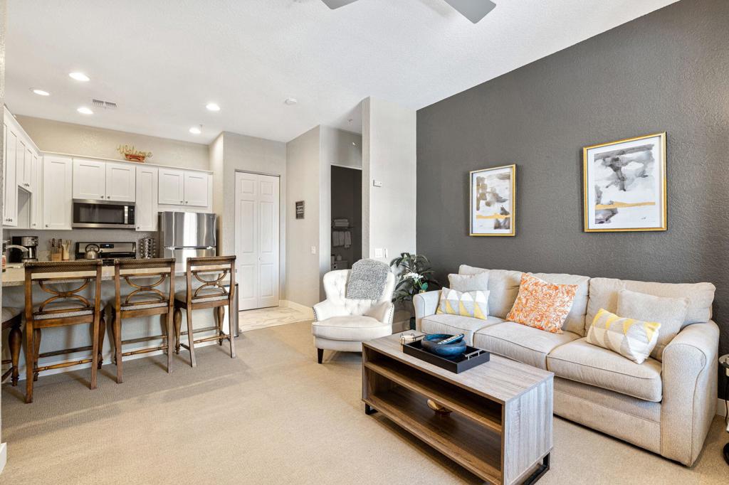 50750 Santa Rosa Plaza 6