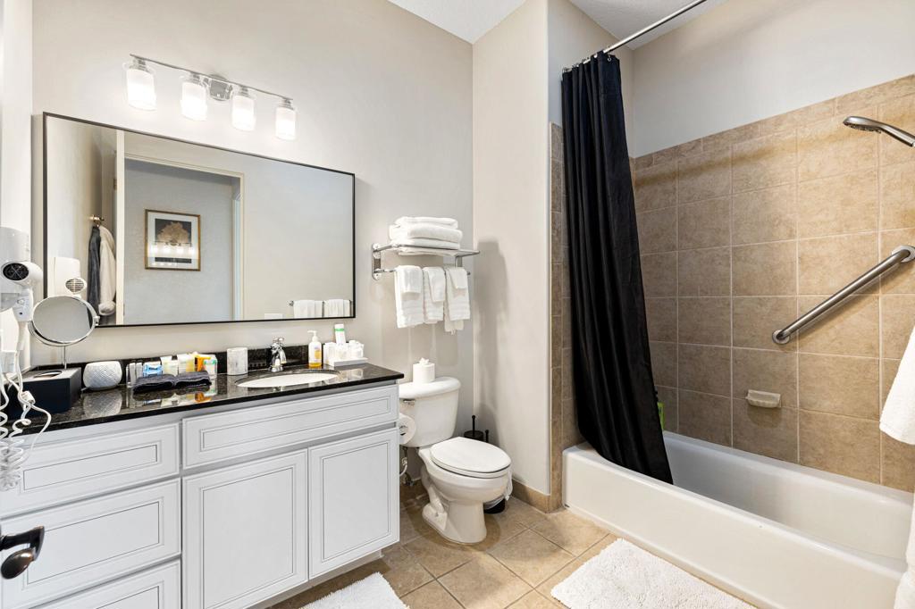 50750 Santa Rosa Plaza 6