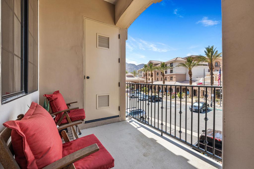 50750 Santa Rosa Plaza 6