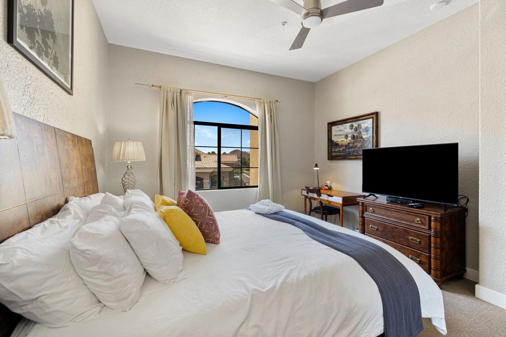 50750 Santa Rosa Plaza 6