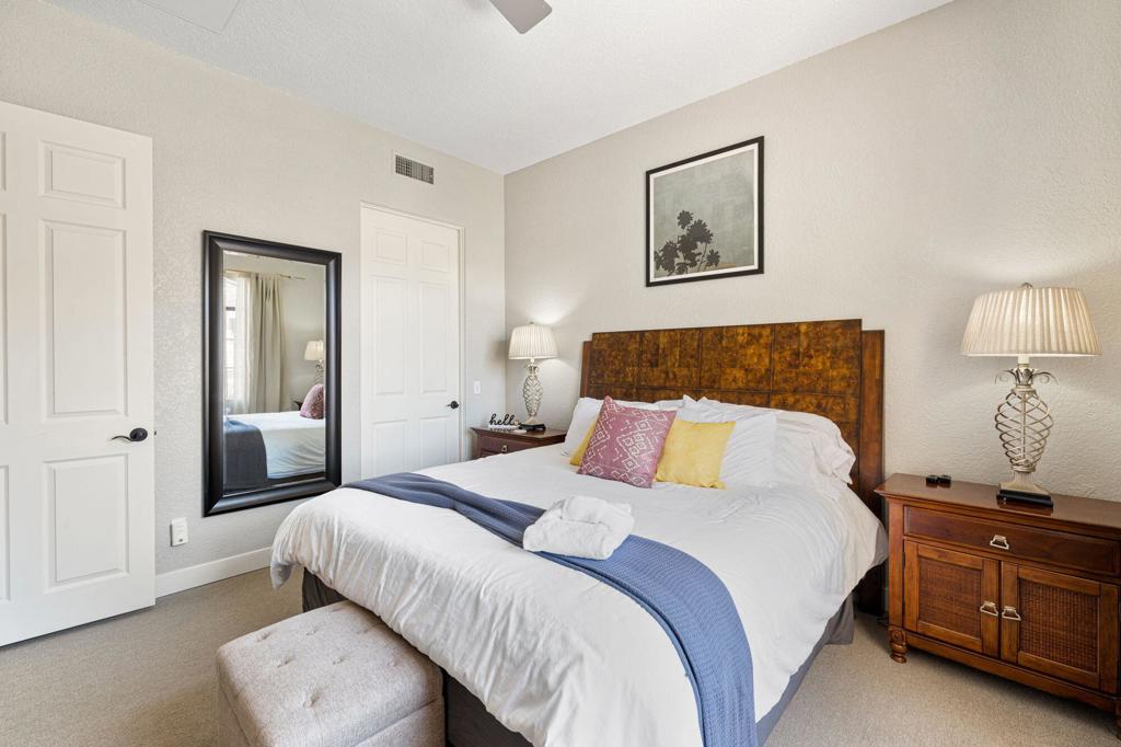 50750 Santa Rosa Plaza 6