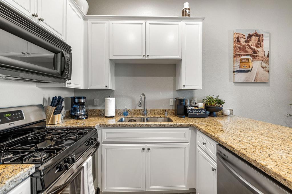 50610 Santa Rosa Plaza 7