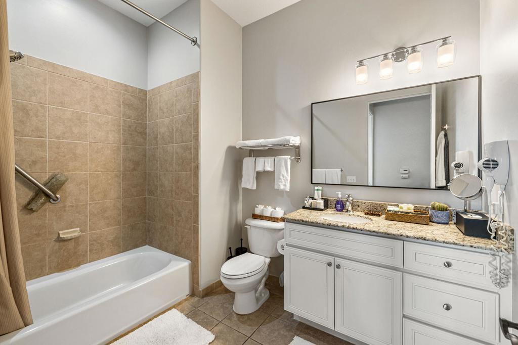 50610 Santa Rosa Plaza 7