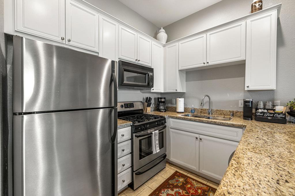 50610 Santa Rosa Plaza 7