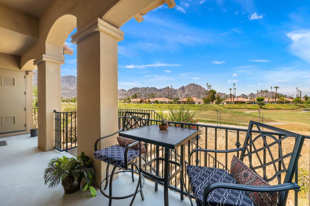 50610 Santa Rosa Plaza 7
