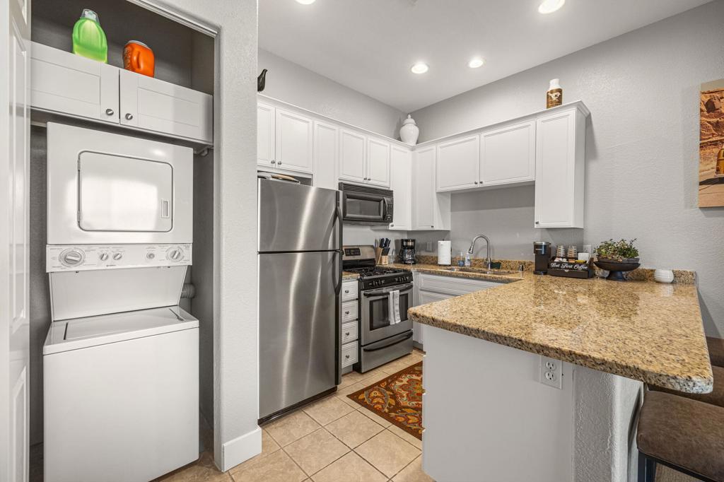 50610 Santa Rosa Plaza 7