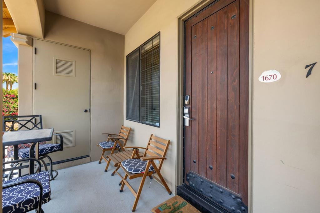 50610 Santa Rosa Plaza 7