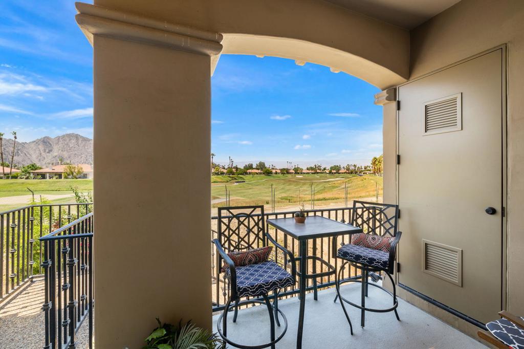 50610 Santa Rosa Plaza 7