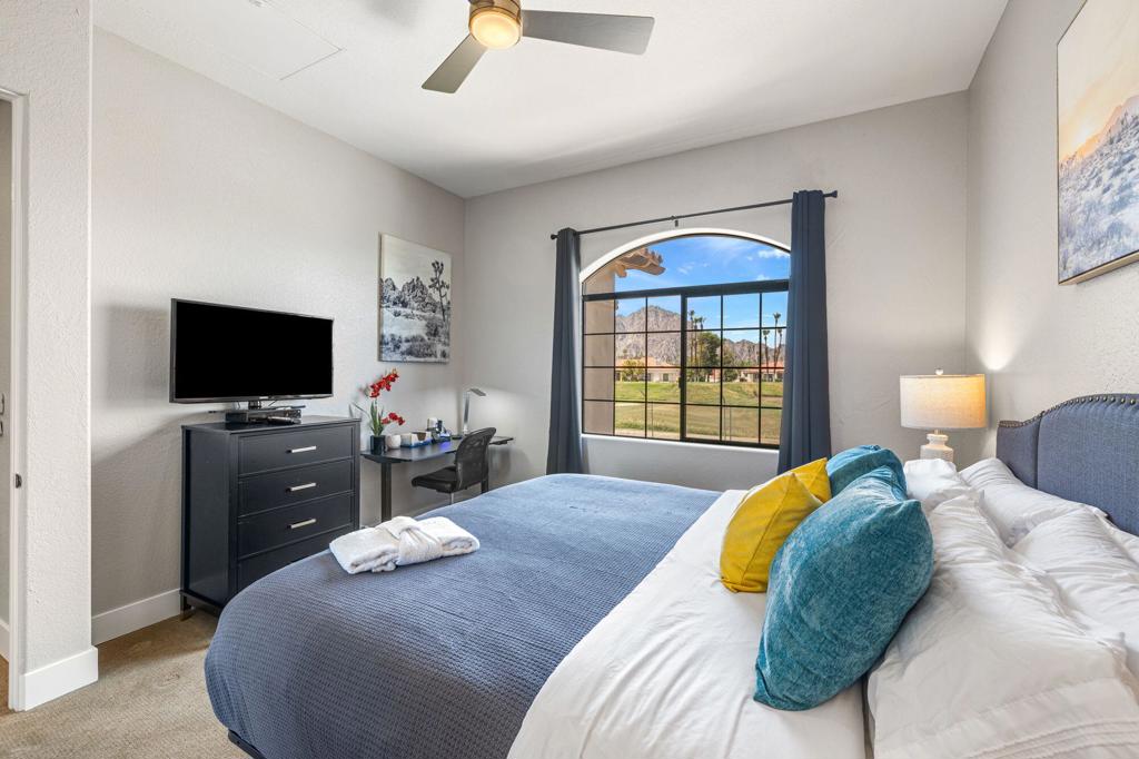 50610 Santa Rosa Plaza 7