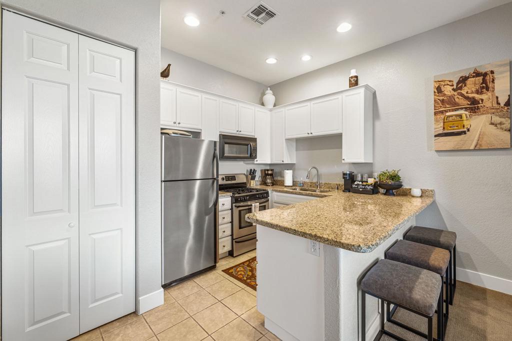 50610 Santa Rosa Plaza 7