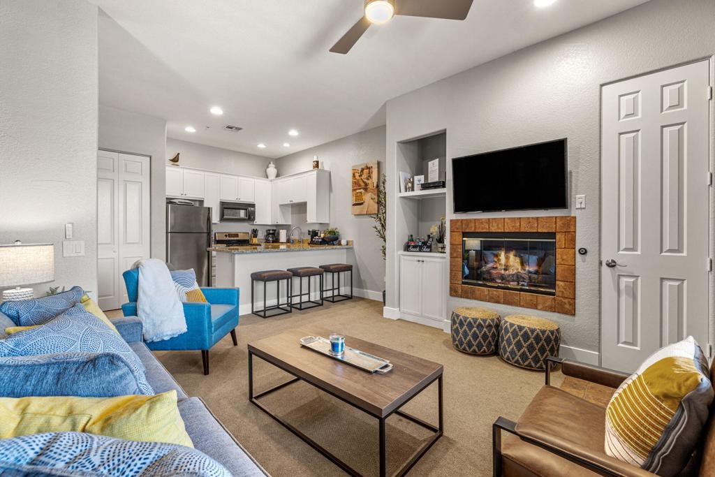 50610 Santa Rosa Plaza 7