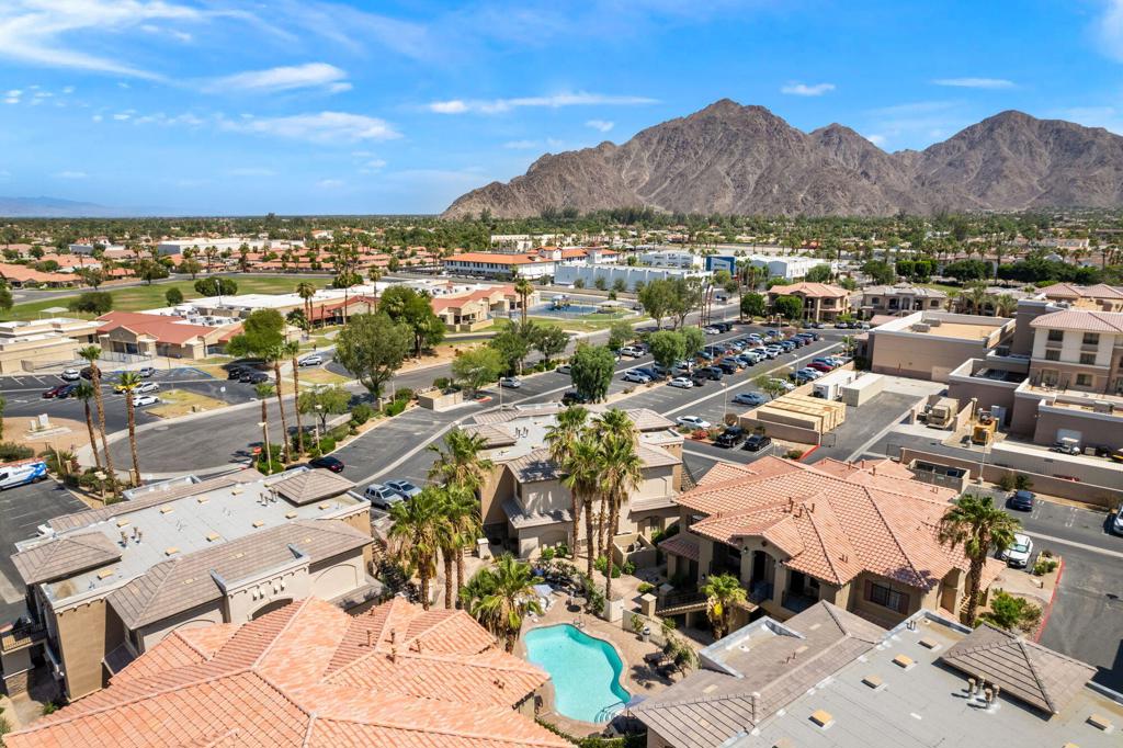 50610 Santa Rosa Plaza 7