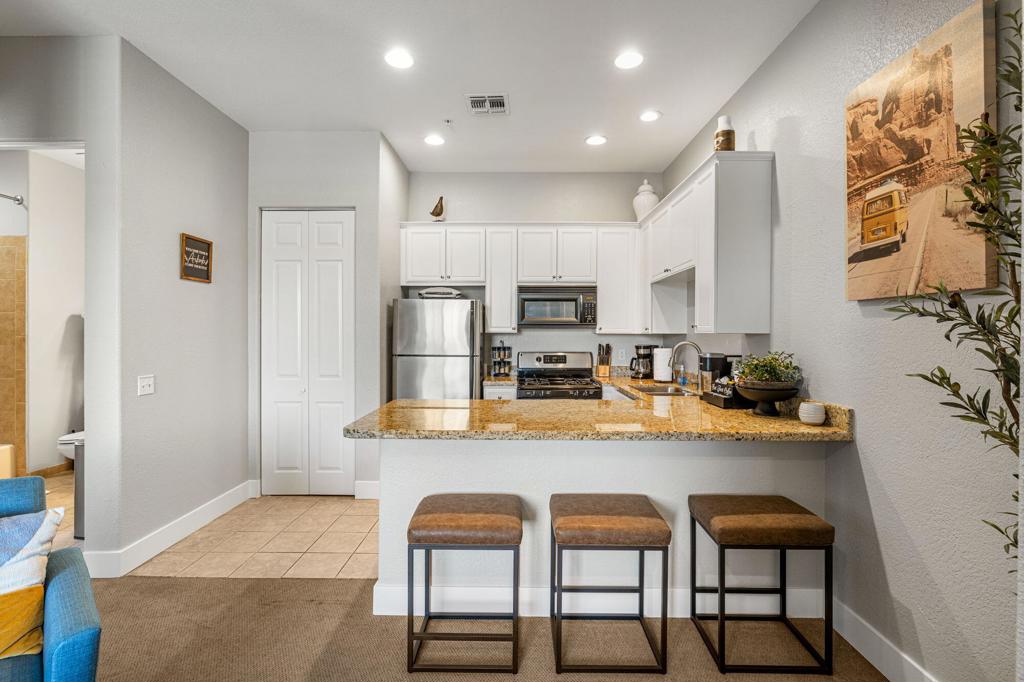 50610 Santa Rosa Plaza 7