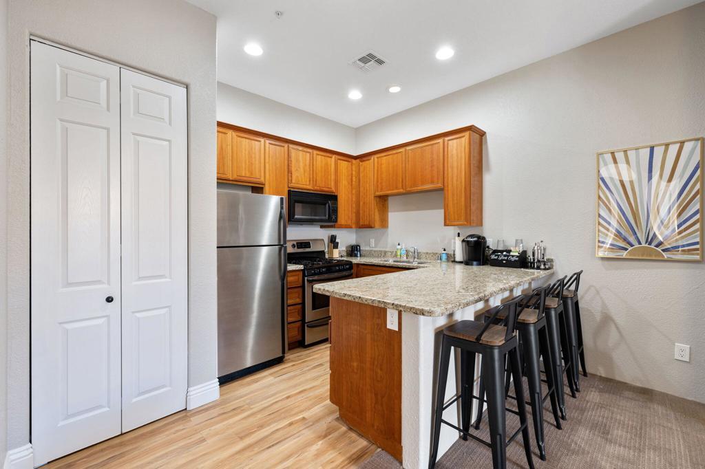 50660 Santa Rosa Plaza 5