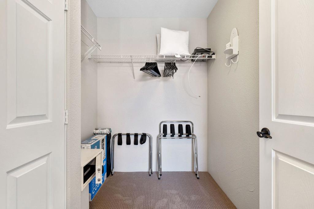 50660 Santa Rosa Plaza 5