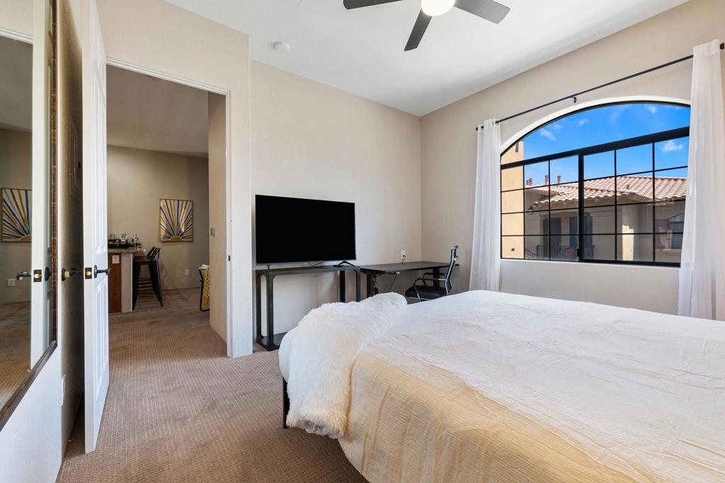 50660 Santa Rosa Plaza 5