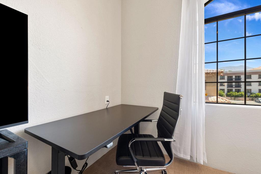 50660 Santa Rosa Plaza 5