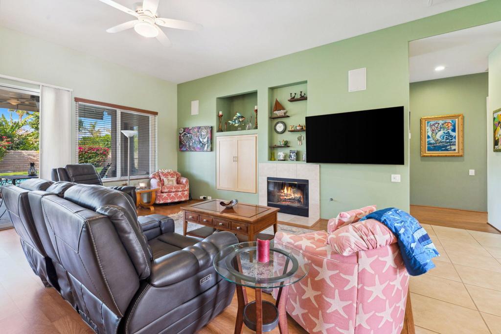 40785 Avenida Rosario