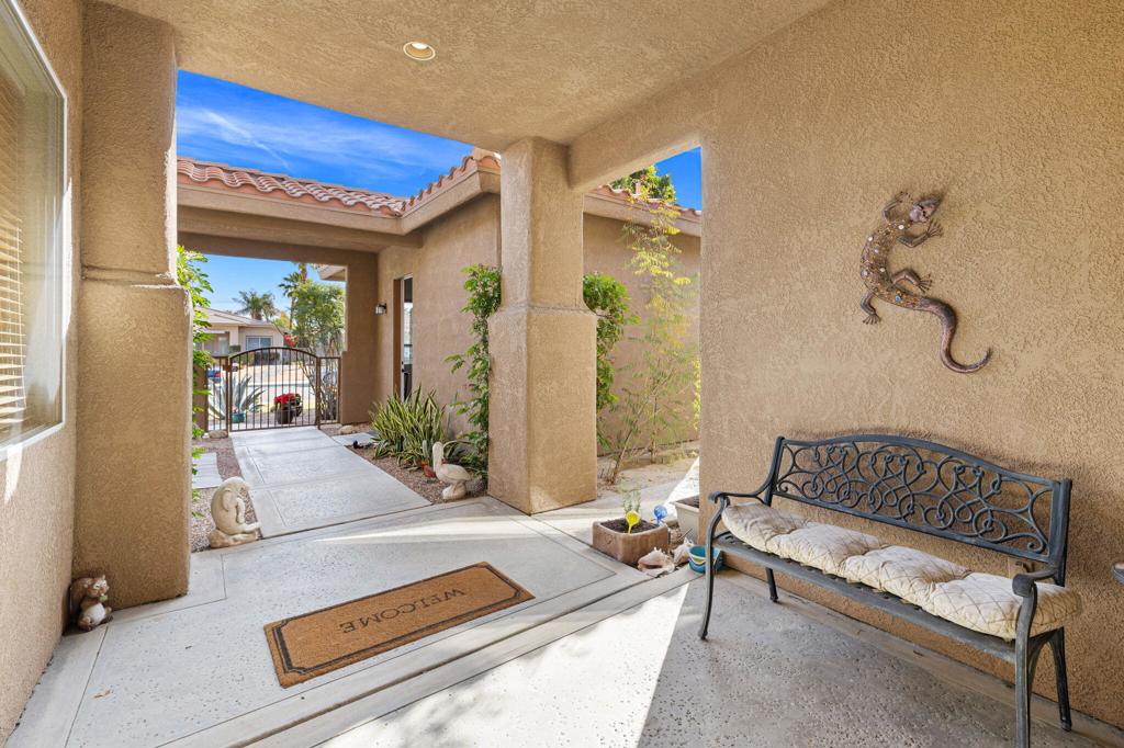 40785 Avenida Rosario