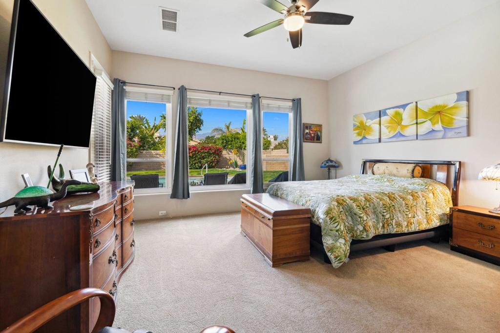 40785 Avenida Rosario