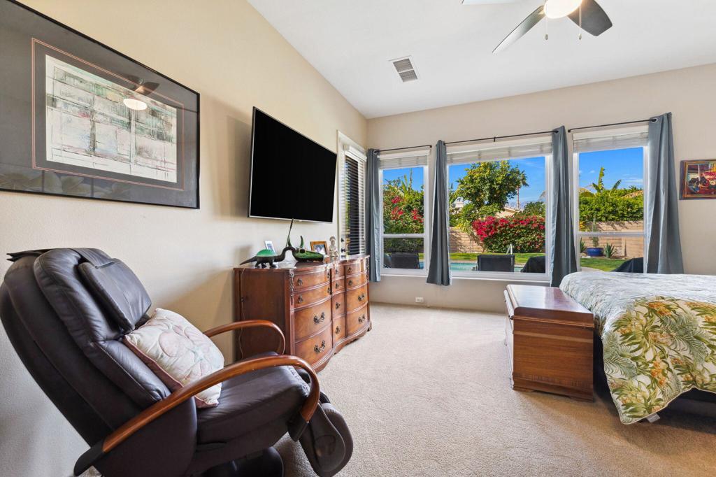 40785 Avenida Rosario