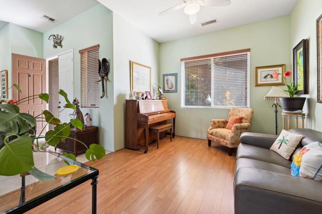 40785 Avenida Rosario