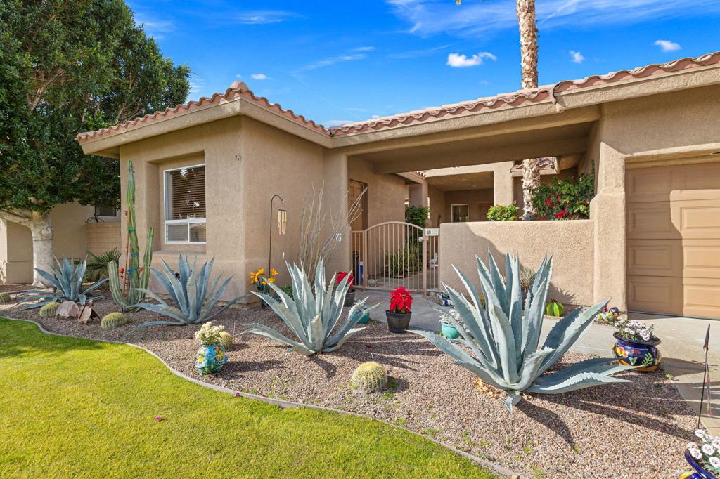 40785 Avenida Rosario