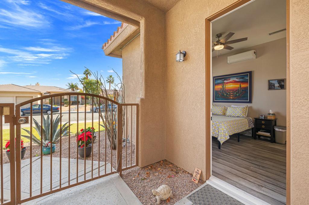 40785 Avenida Rosario