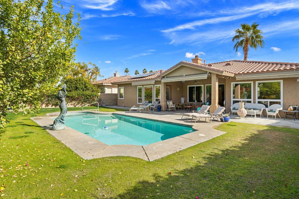 40785 Avenida Rosario