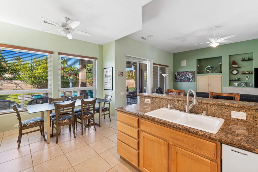 40785 Avenida Rosario