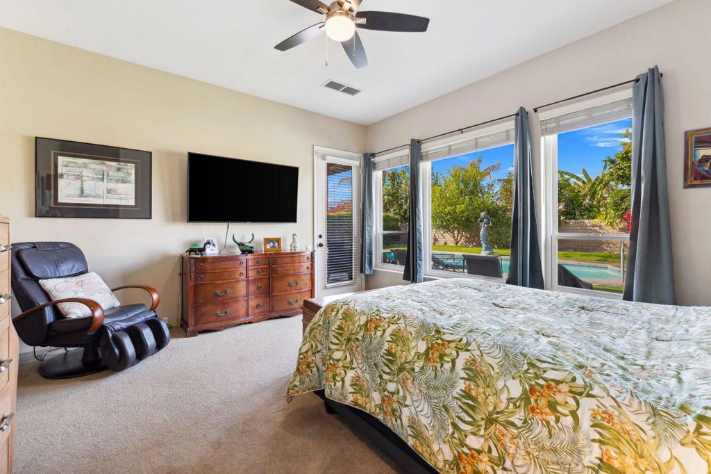 40785 Avenida Rosario