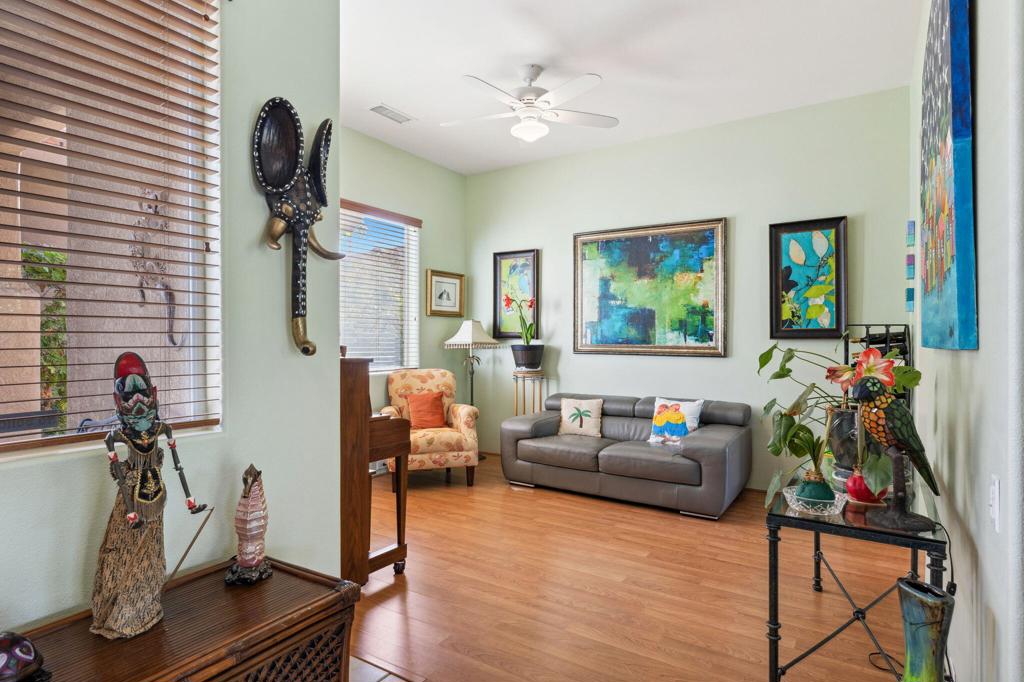 40785 Avenida Rosario