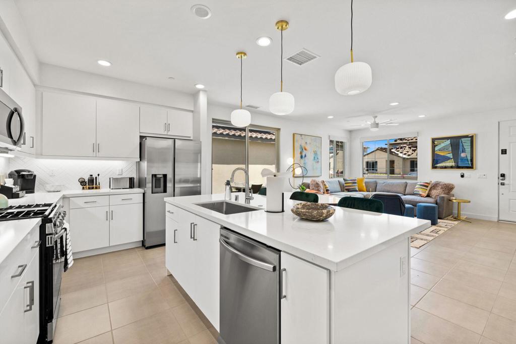 80355 Whisper Rock Way